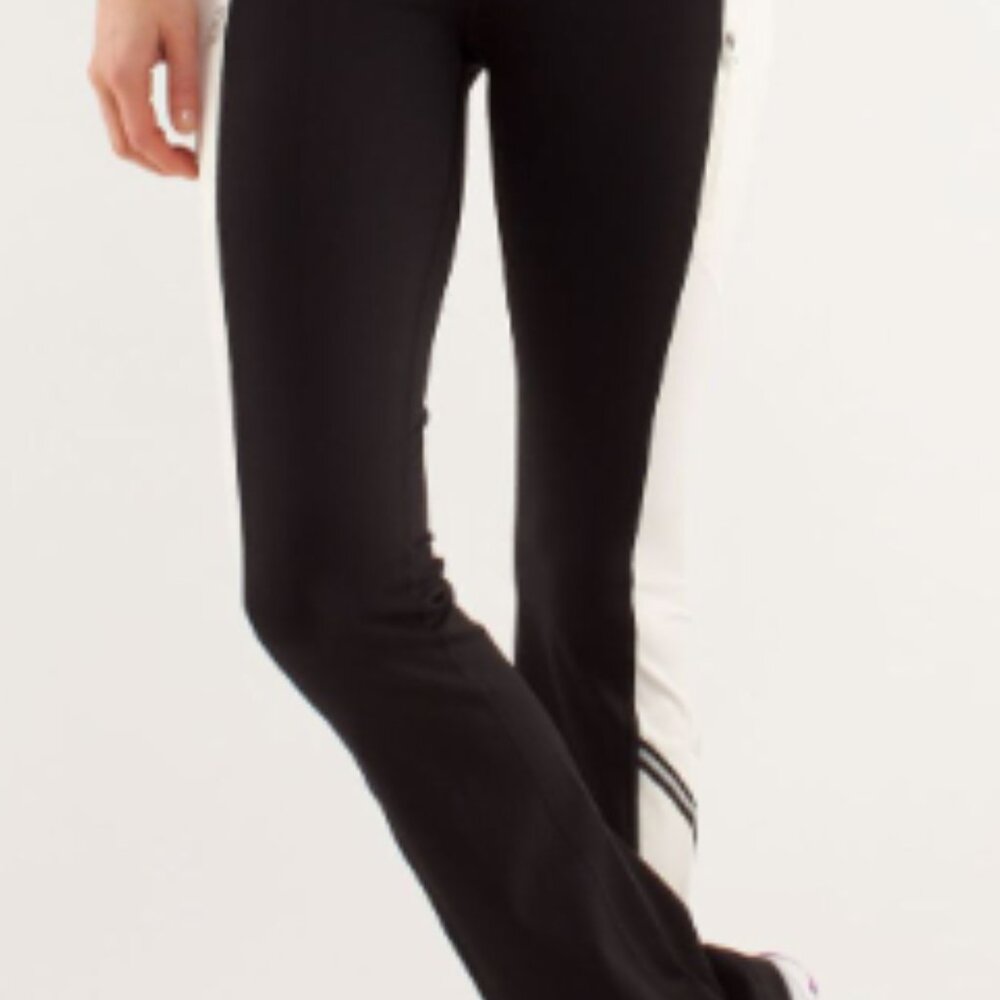 (6103) 🍋 LULULEMON Run: Ice Queen Pant in Sz 6 Color: Black / Polar Cream *RARE