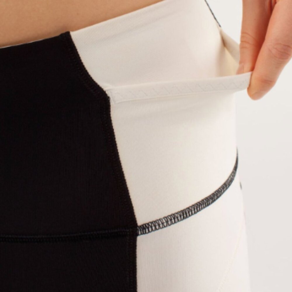 (6103) 🍋 LULULEMON Run: Ice Queen Pant in Sz 6 Color: Black / Polar Cream *RARE