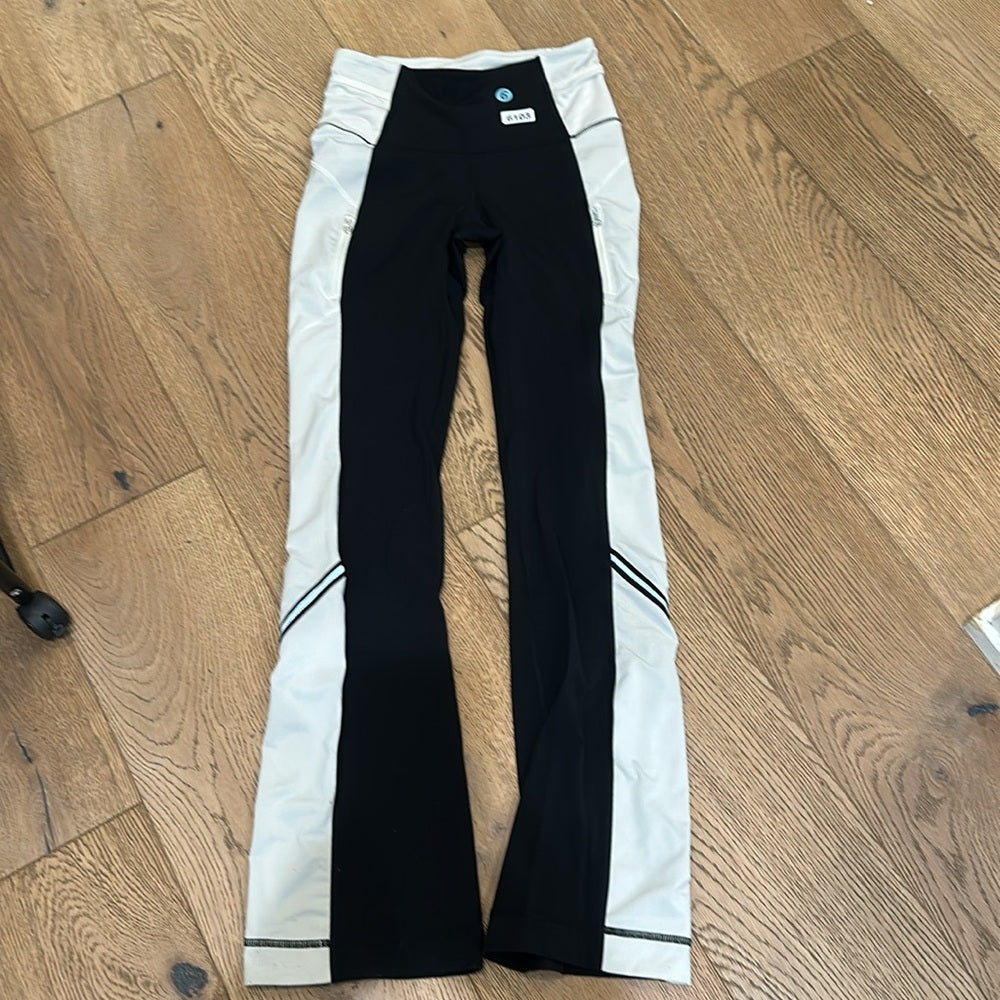 (6103) 🍋 LULULEMON Run: Ice Queen Pant in Sz 6 Color: Black / Polar Cream *RARE