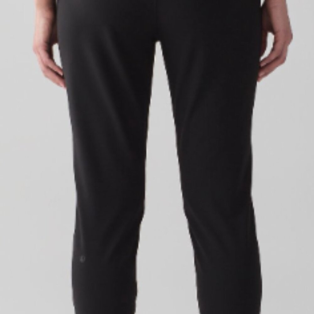 (6014) 🍋 LULULEMON On the Fly 7/8 Pant *Woven Sz 6 in Black