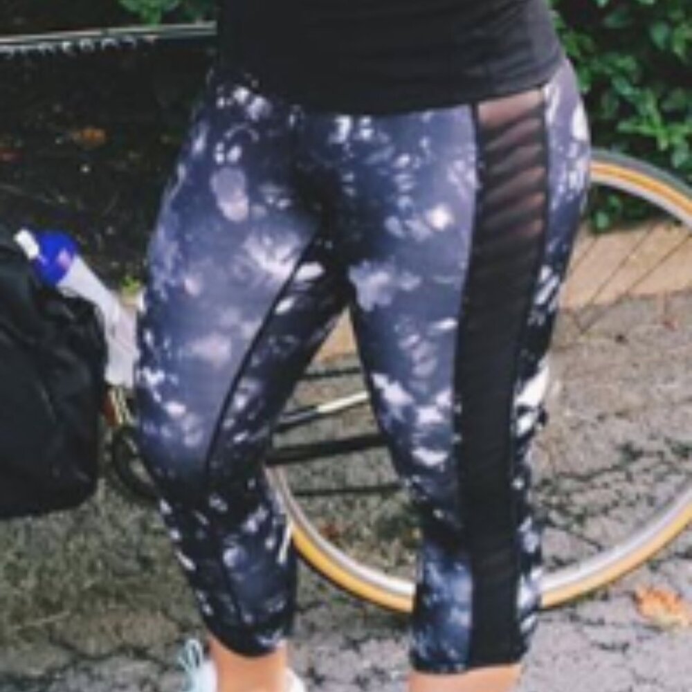 (6107)  LULULEMON Sunshine Salutation Crop (Full-On Luxtreme) Sz 10