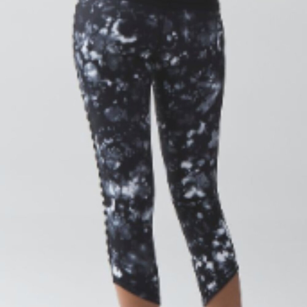 (6107)  LULULEMON Sunshine Salutation Crop (Full-On Luxtreme) Sz 10