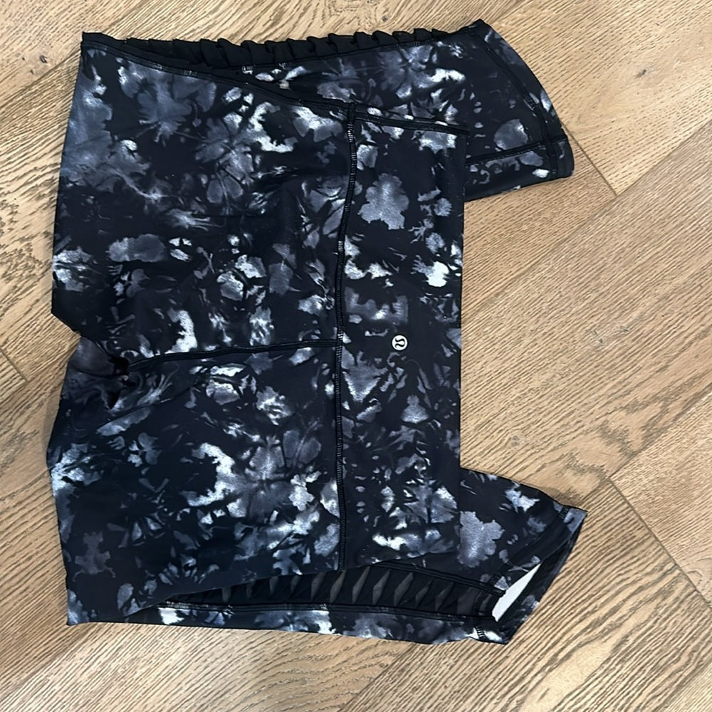 (6107)  LULULEMON Sunshine Salutation Crop (Full-On Luxtreme) Sz 10
