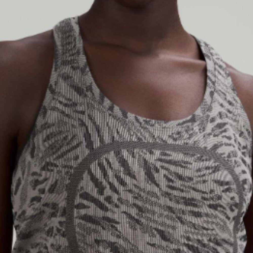 (6113)  🍋 LULULEMON RUN: Racerback Tank Top 2.0 *Race Length Sz 6 *EUC