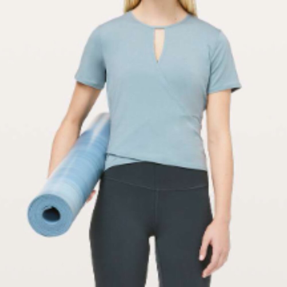 (6115) LULULEMON Round Trip Short Sleeve Sz 10 *LOVED