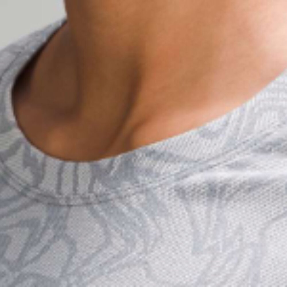 (6116)  🍋 LULULEMON RUN: Swiftly Tech Short-Sleeve Shirt 2.0 Sz 12 **LOVED **EU