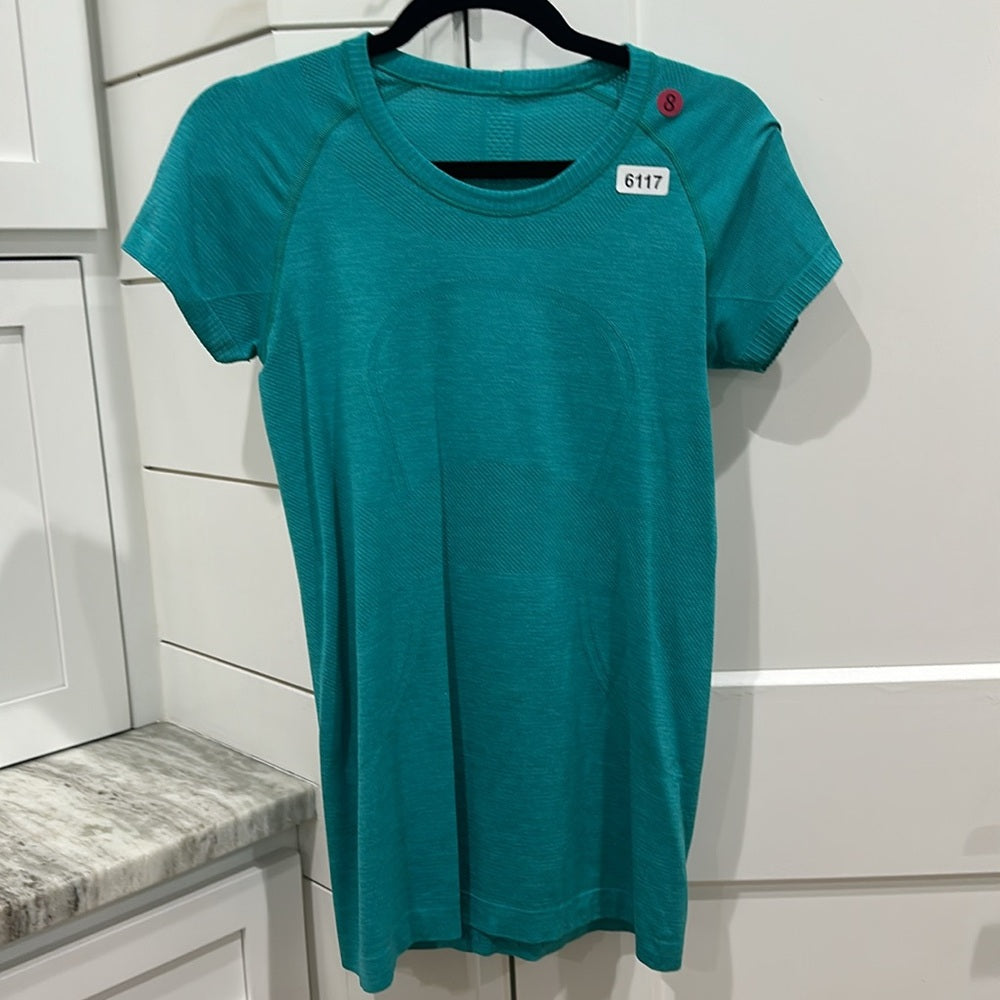 (6117)  🍋 LULULEMON RUN: Swiftly Tech Short Sleeve Crew Sz 8 **LOVED