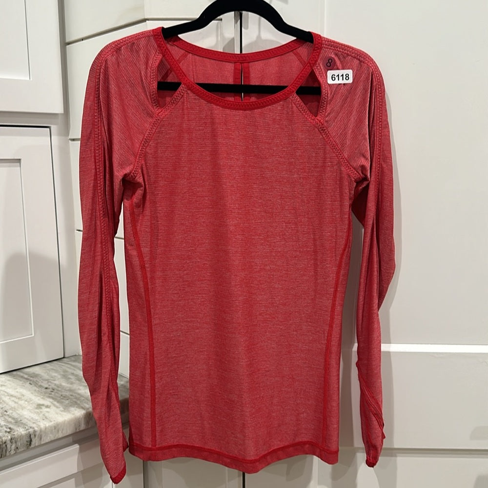 (6118)  🍋 LULULEMON Team Spirit Long Sleeve Sz 8/10 in CURRANT EUC