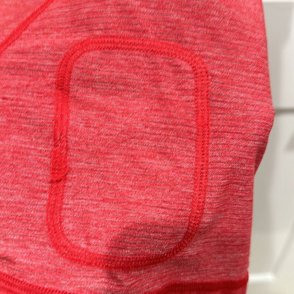 (6118)  🍋 LULULEMON Team Spirit Long Sleeve Sz 8/10 in CURRANT EUC