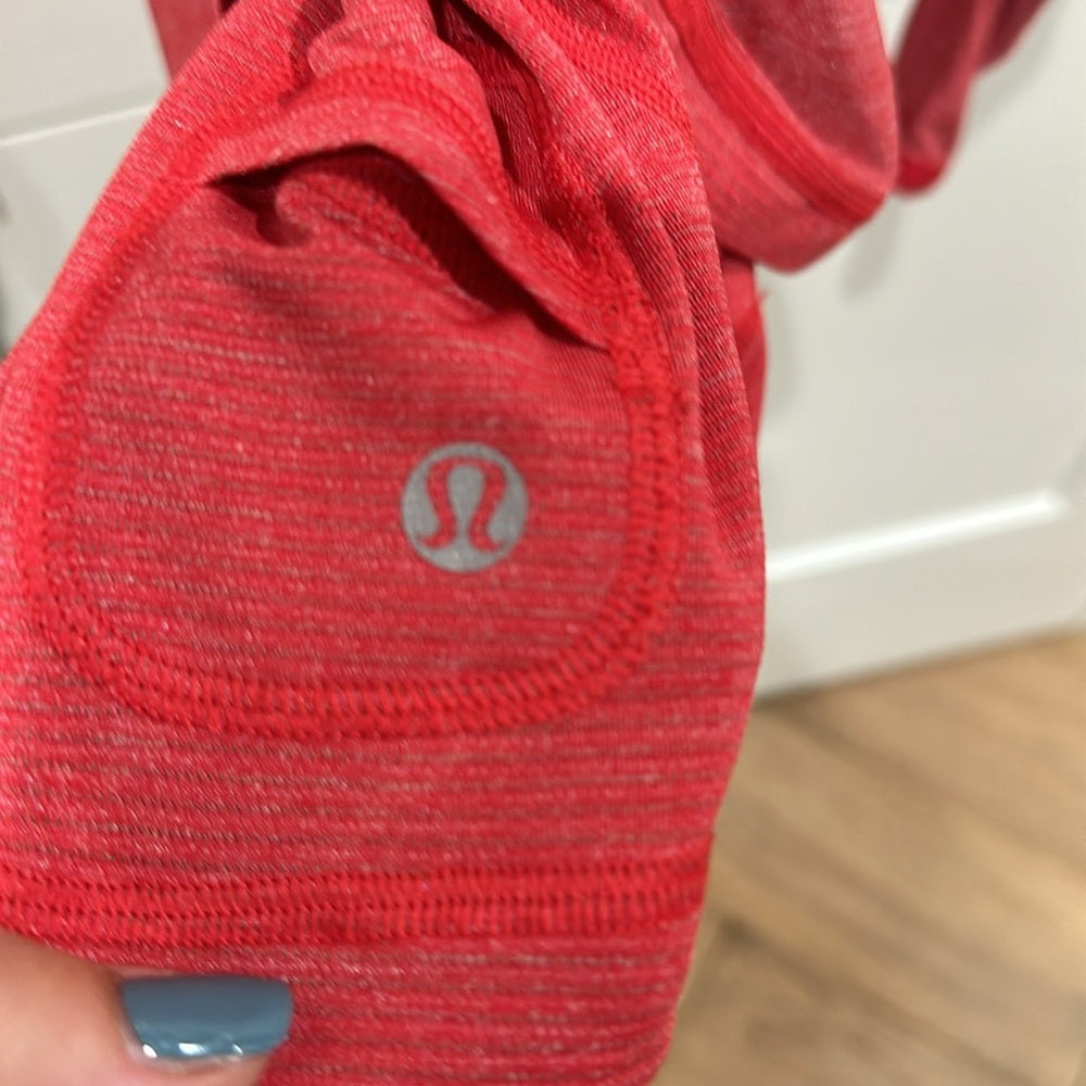 (6118)  🍋 LULULEMON Team Spirit Long Sleeve Sz 8/10 in CURRANT EUC