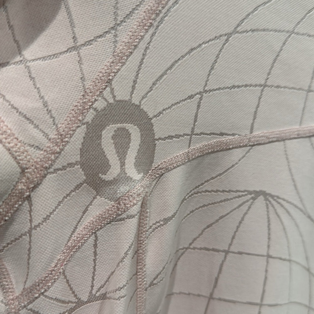 (6119/6220)  🍋 RARE LULULEMON Long Sleeve Sz 8 **RARE**