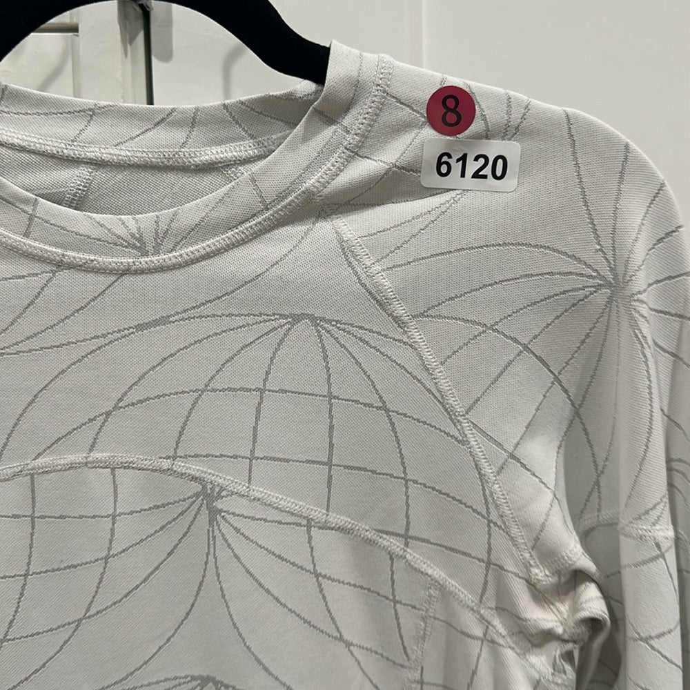 (6119/6220)  🍋 RARE LULULEMON Long Sleeve Sz 8 **RARE**