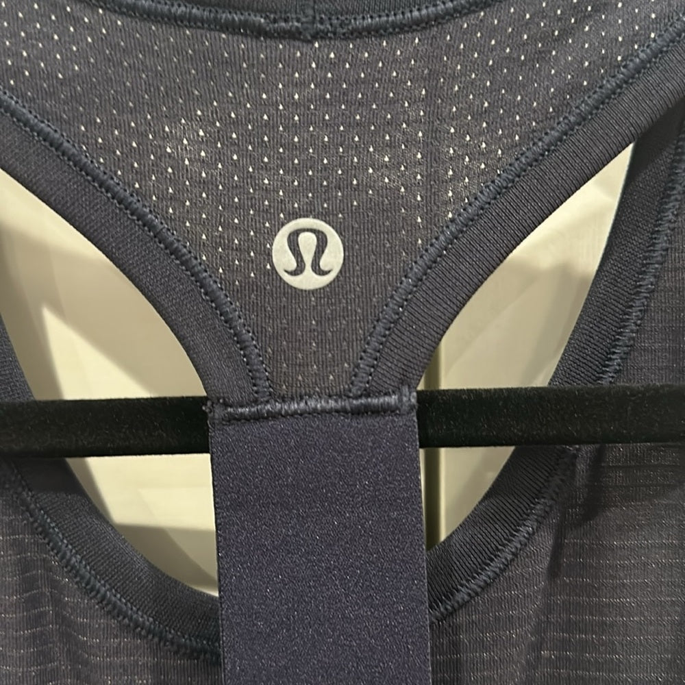 (6128)  🍋 LULULEMON RUN: Swiftly Tech T-BACK Sz 8 ** LOVED