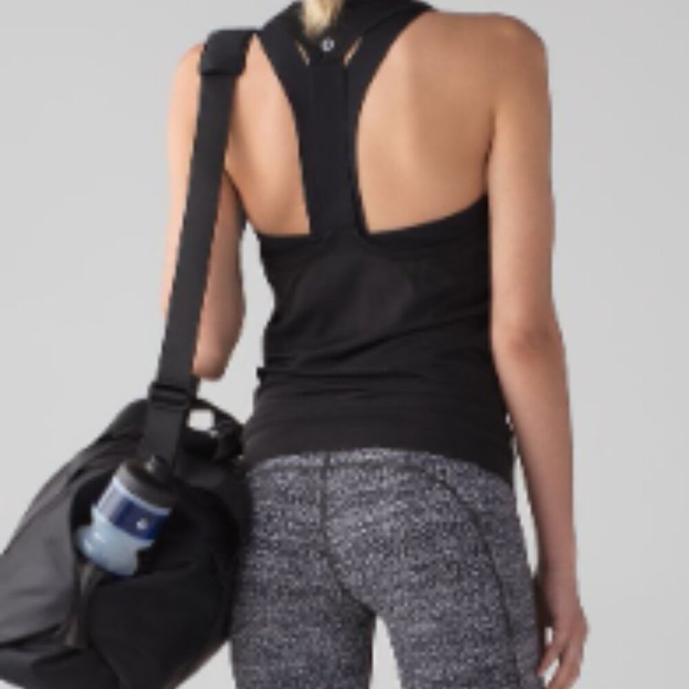 (6129)  🍋 LULULEMON RUN: Swiftly Tech T-BACK Sz 8 ** LOVED BLACK
