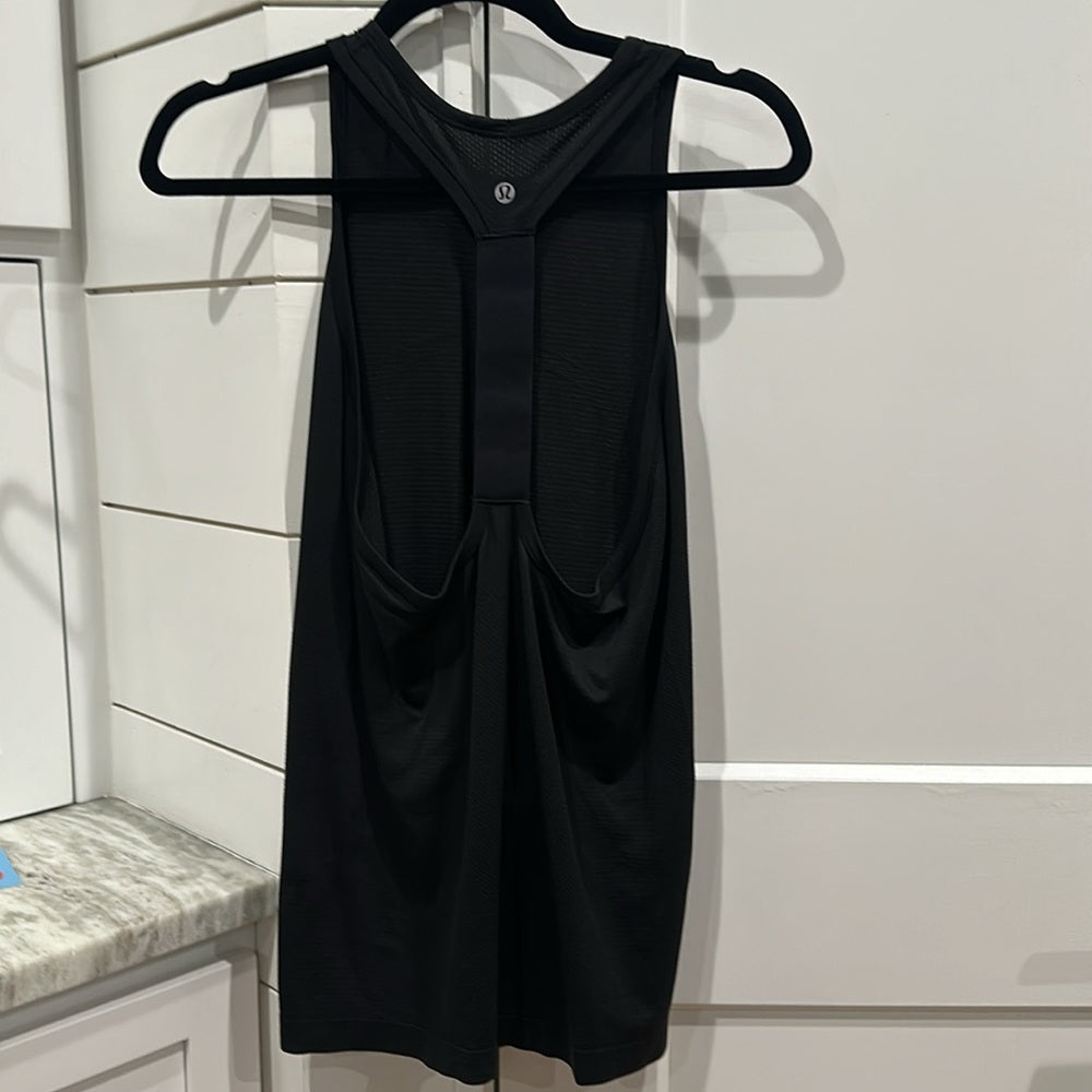 (6129)  🍋 LULULEMON RUN: Swiftly Tech T-BACK Sz 8 ** LOVED BLACK
