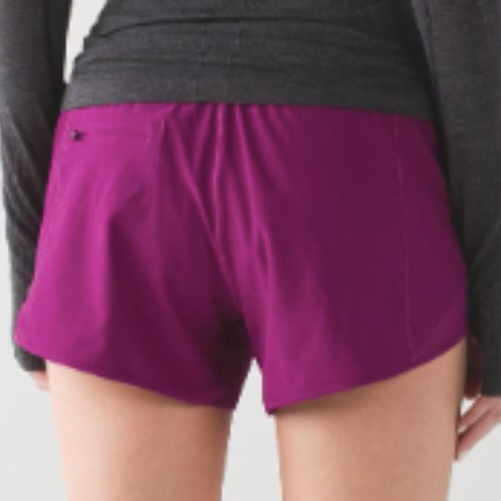 (6146) LULULEMON Hotty Hot Short (Long) 4" in Sz 6 *LOVED *EUC