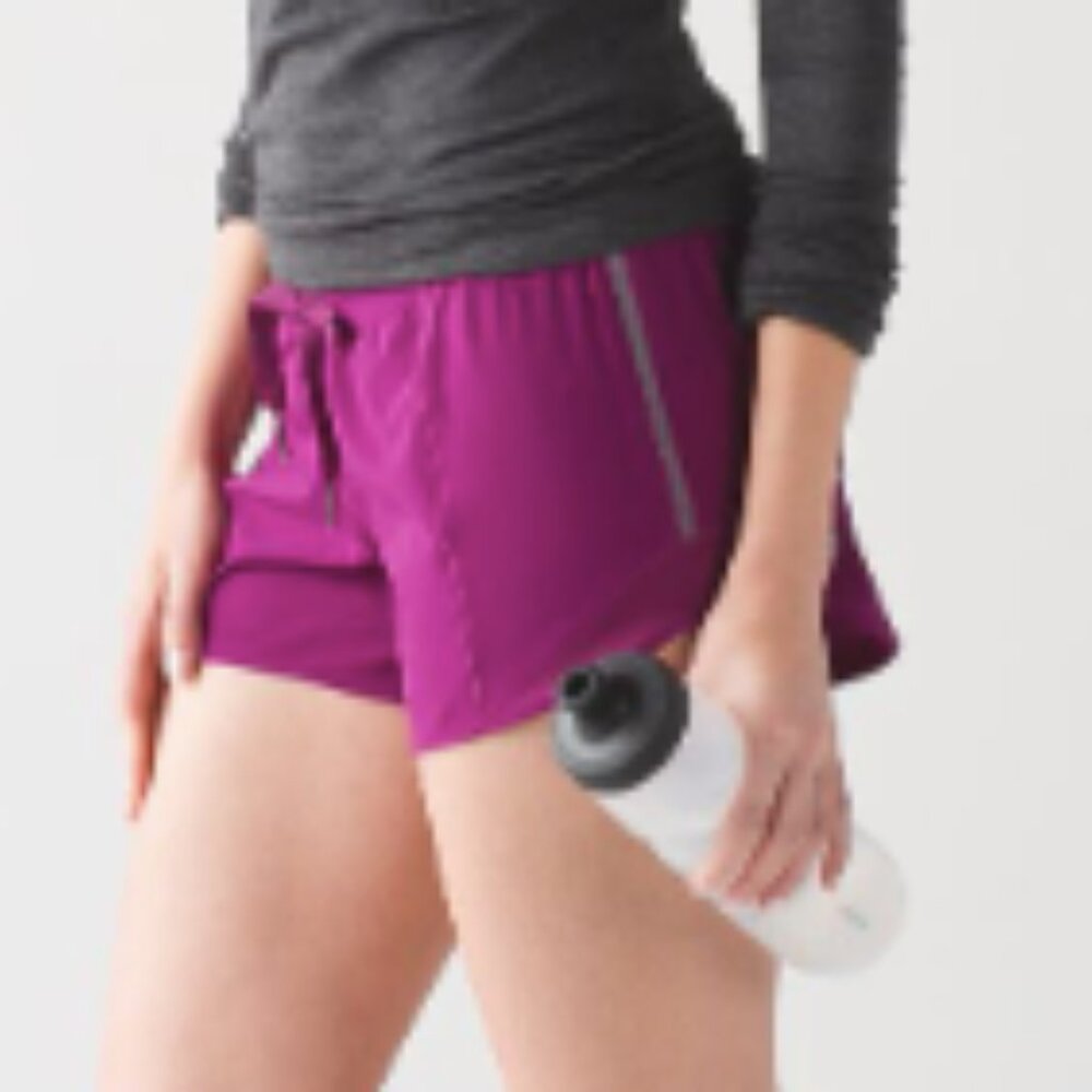 (6146) LULULEMON Hotty Hot Short (Long) 4" in Sz 6 *LOVED *EUC