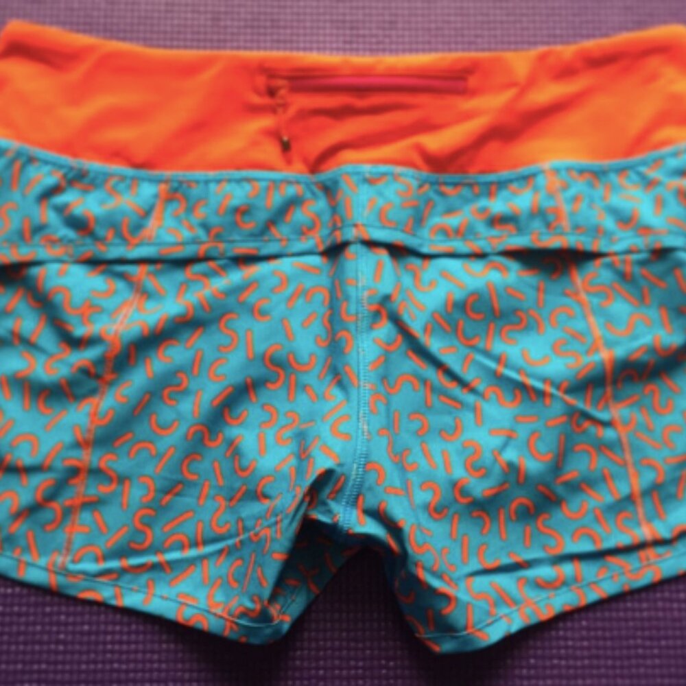 (6150) Lululemon Speed Short 2015 Seawheeze - Turquoise with Red Squiggles