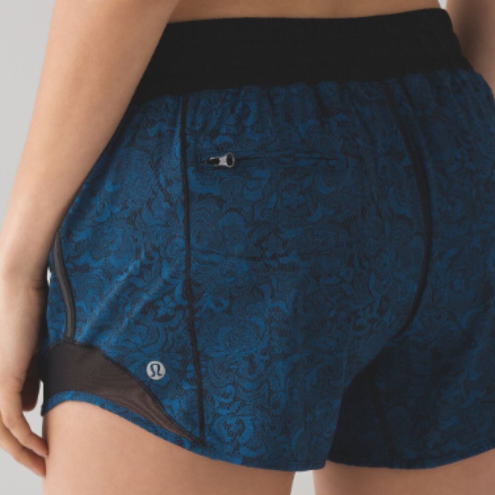 (6152) LULULEMON Hotty Hot Short 4" Sz 12 **LOVED *EUC