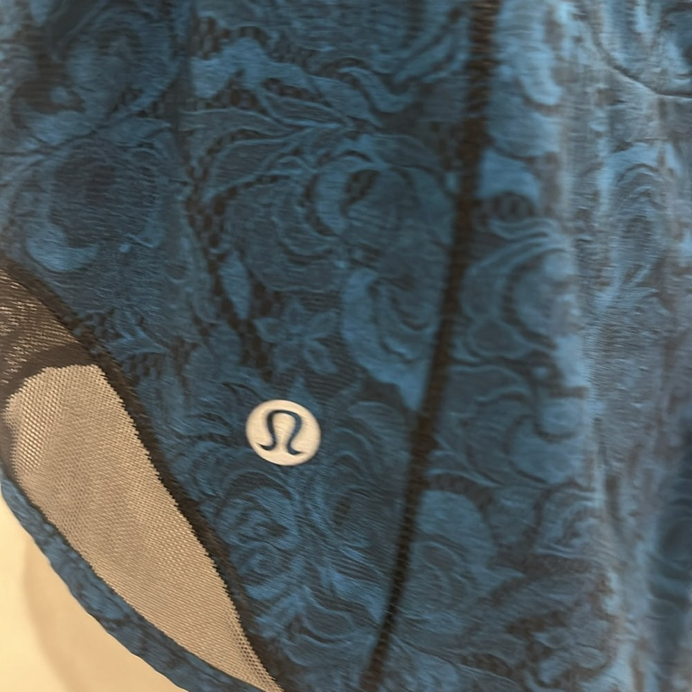 (6152) LULULEMON Hotty Hot Short 4" Sz 12 **LOVED *EUC