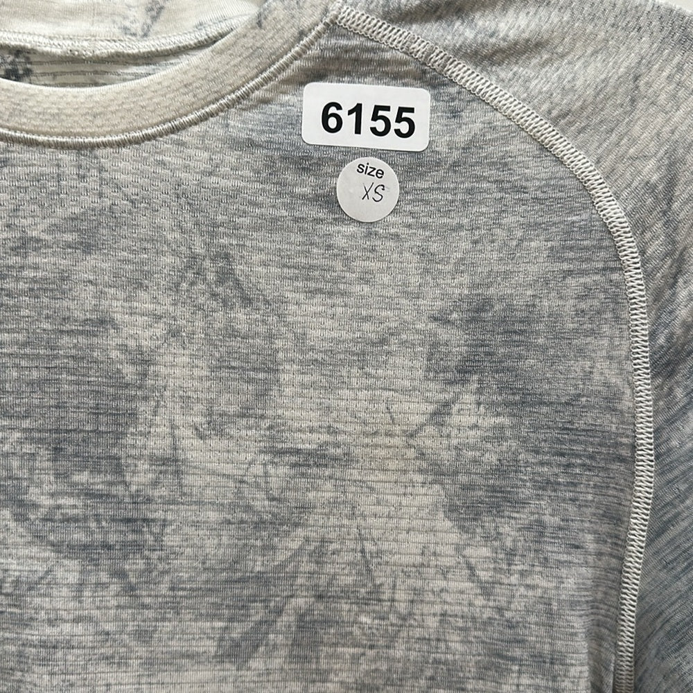 (6155) LULULEMON MENS Metal Vent Tech Long Sleeve *Chalk Wash Sz XS *LOVED EUC