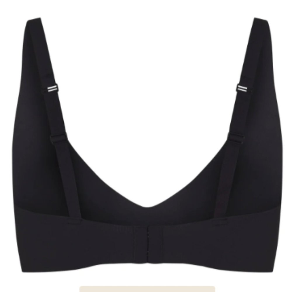 (2269) SKIMS NWT NAKED PLUNGE BRA in ECLIPSE in XL