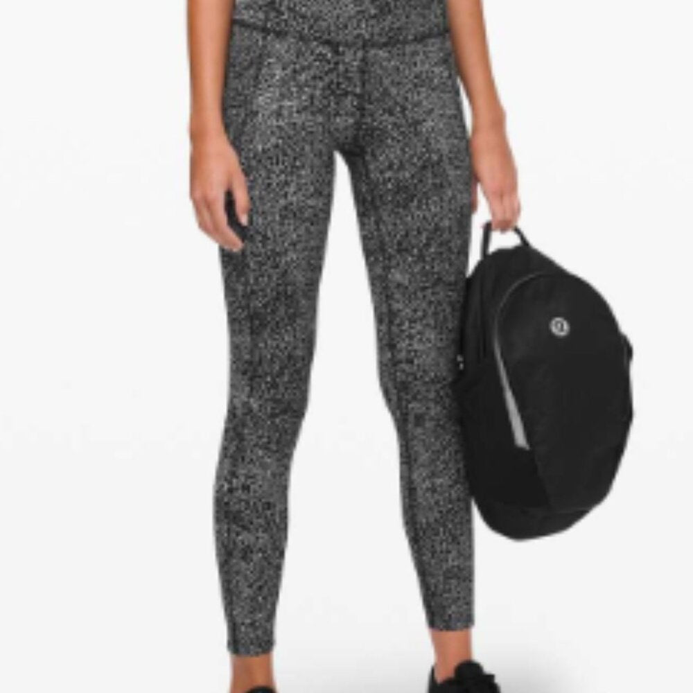 (6163) LULULEMON Fast & Free Leggings Sz 4 **FLAW