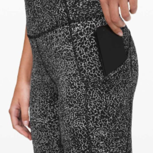 (6163) LULULEMON Fast & Free Leggings Sz 4 **FLAW