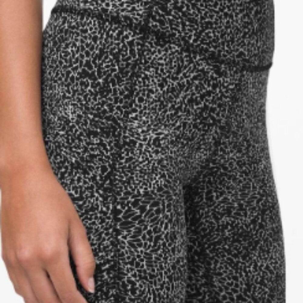 (6163) LULULEMON Fast & Free Leggings Sz 4 **FLAW