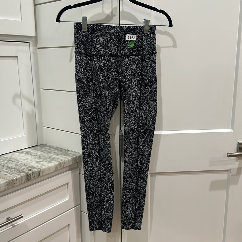 (6163) LULULEMON Fast & Free Leggings Sz 4 **FLAW