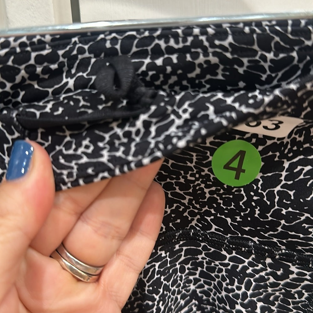 (6163) LULULEMON Fast & Free Leggings Sz 4 **FLAW