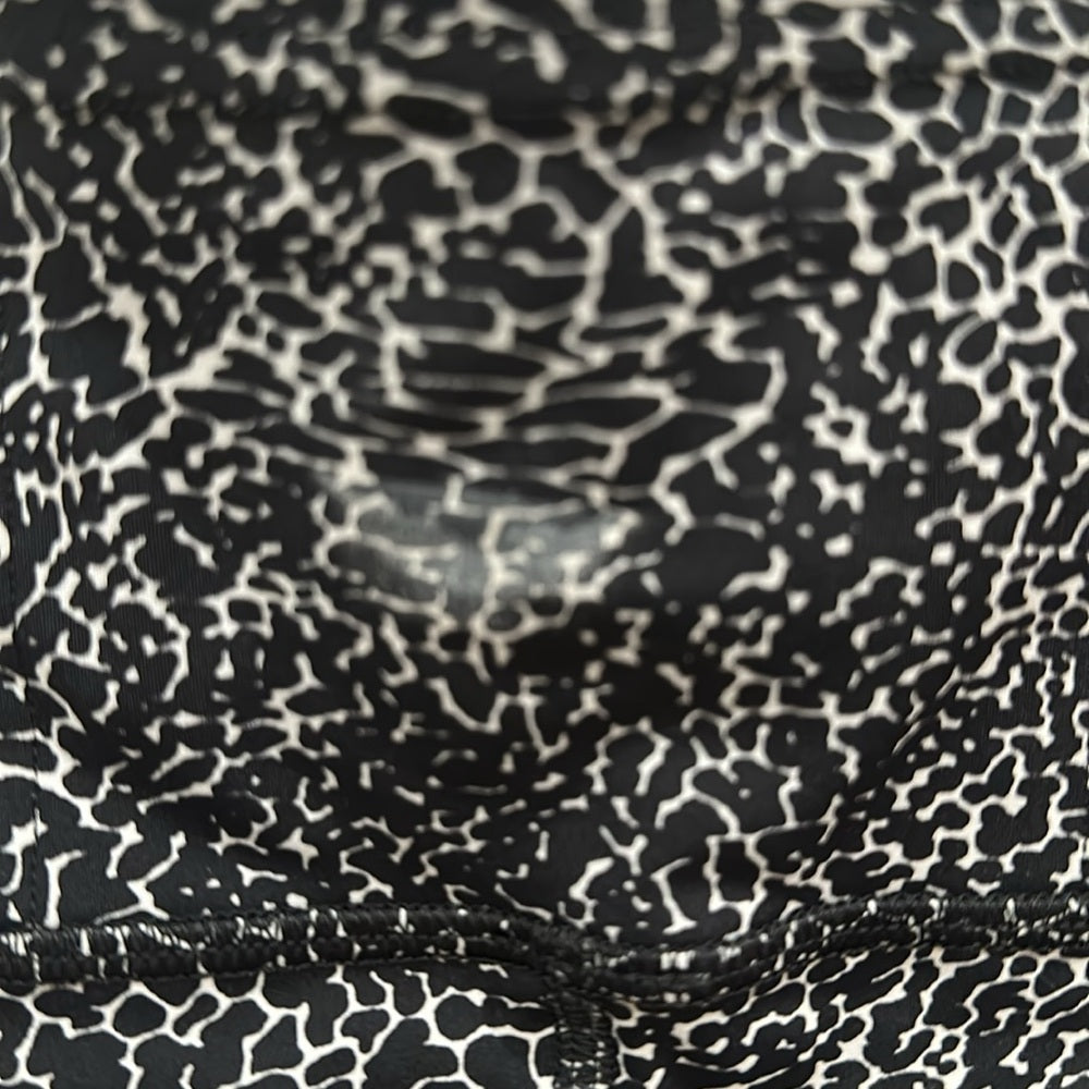 (6163) LULULEMON Fast & Free Leggings Sz 4 **FLAW