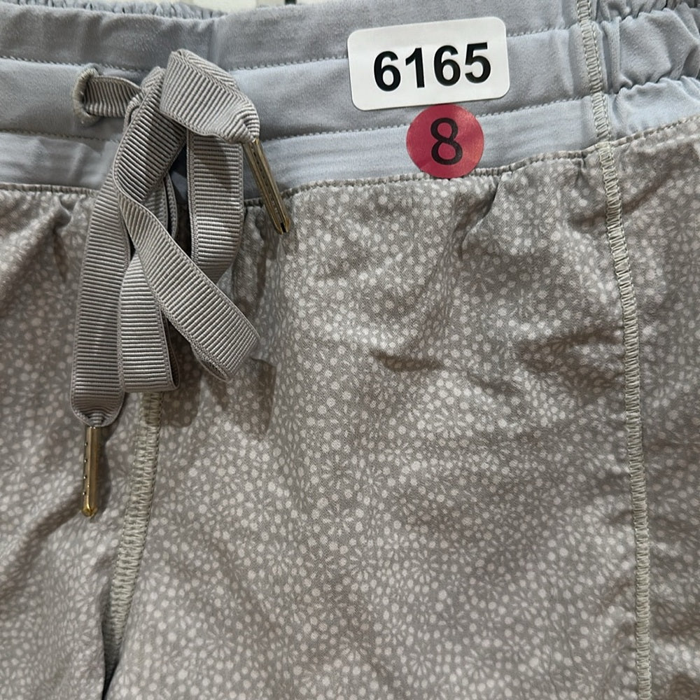 (6165) LULULEMON Hotty Hot Short II *2.5" Sz 8 **LOVED *GUC
