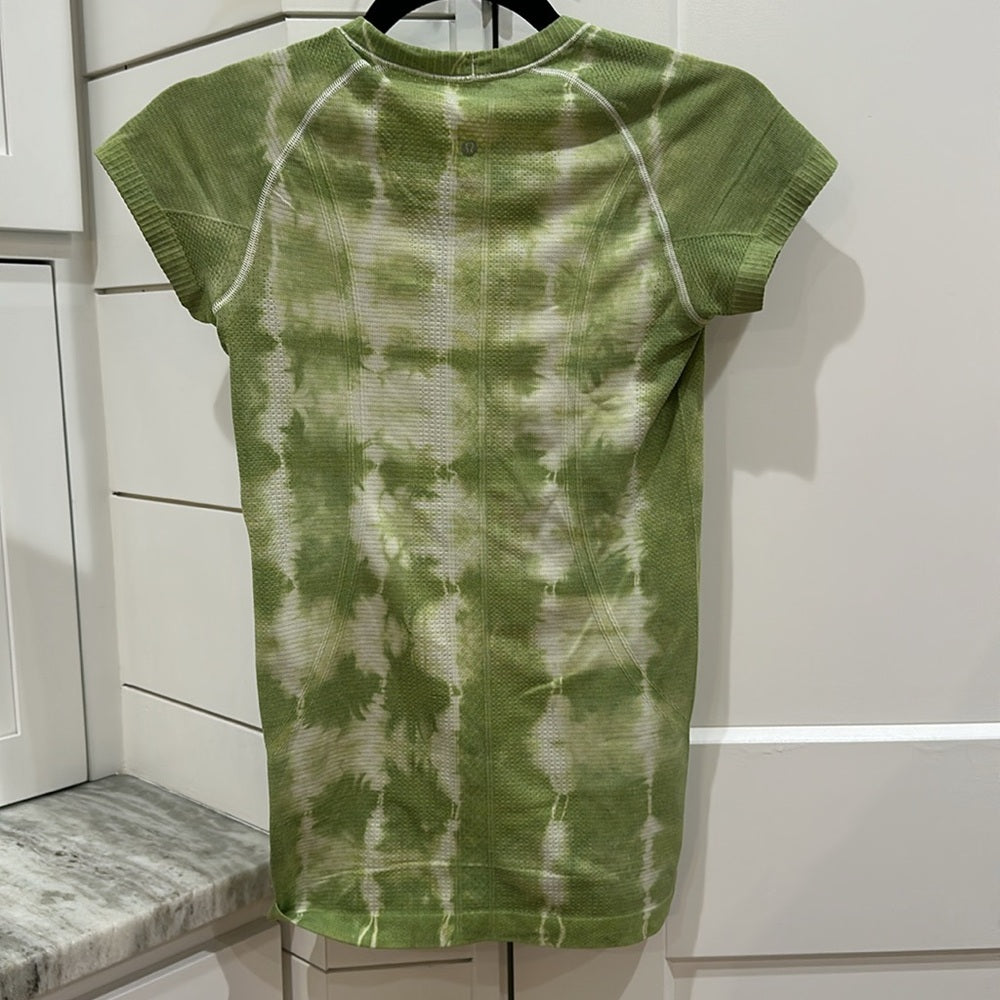 (6168)  🍋 LULULEMON RUN: Swiftly Tech Short Sleeve Crew Sz 4 **LOVED **ORIGINAL