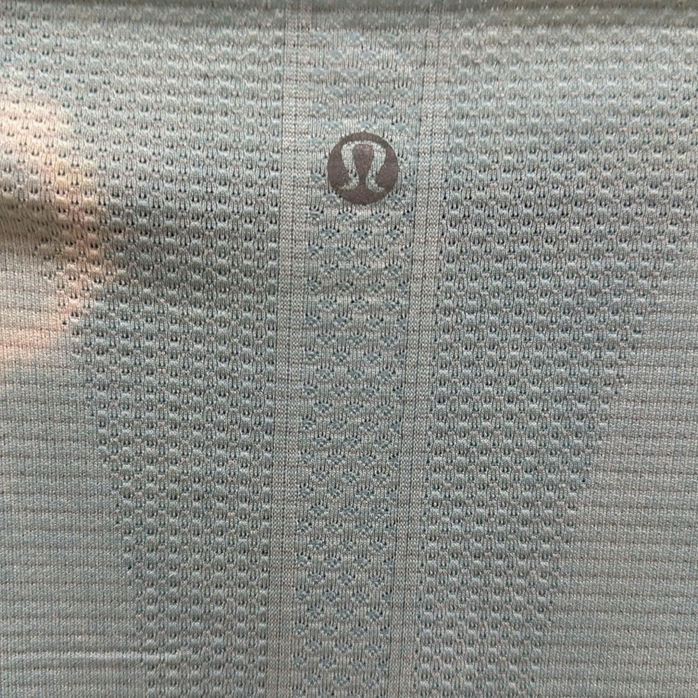 (6169)  🍋 LULULEMON RUN: Swiftly Tech Short Sleeve Crew Sz 6 **LOVED **ORIGINAL