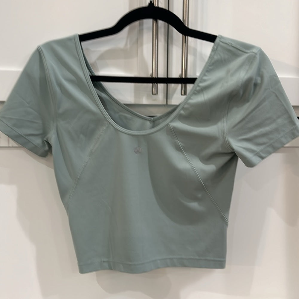 (6186) 🍋  LULULEMON ALIGN TEE P2P=16" Sz 10 *EUC in SILVER BLUE