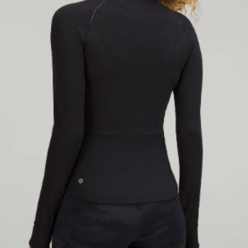 (6189) LULULEMON Ventscape Half-Zip Long Sleeve in BRIGHT BLUE *FLAW