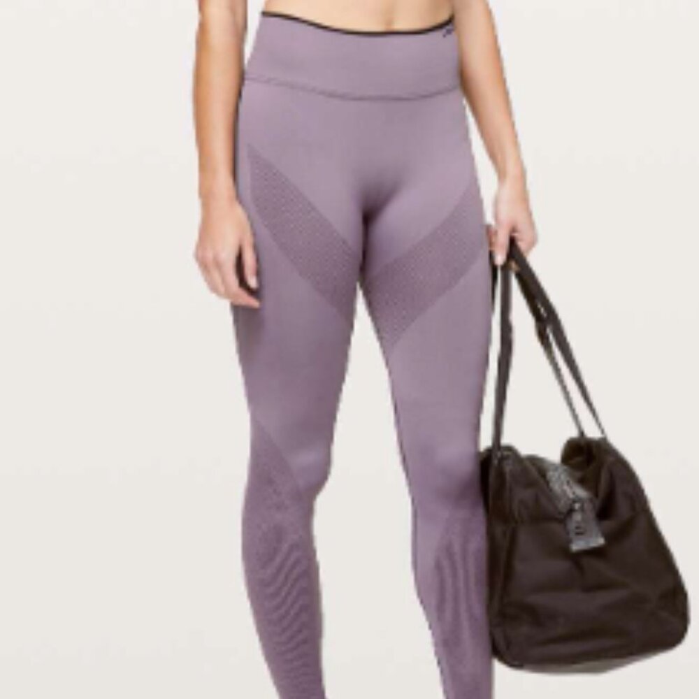 (6191) LULULEMON Iconic Sweat Tight Sz 4 in Graphite Purple / Black