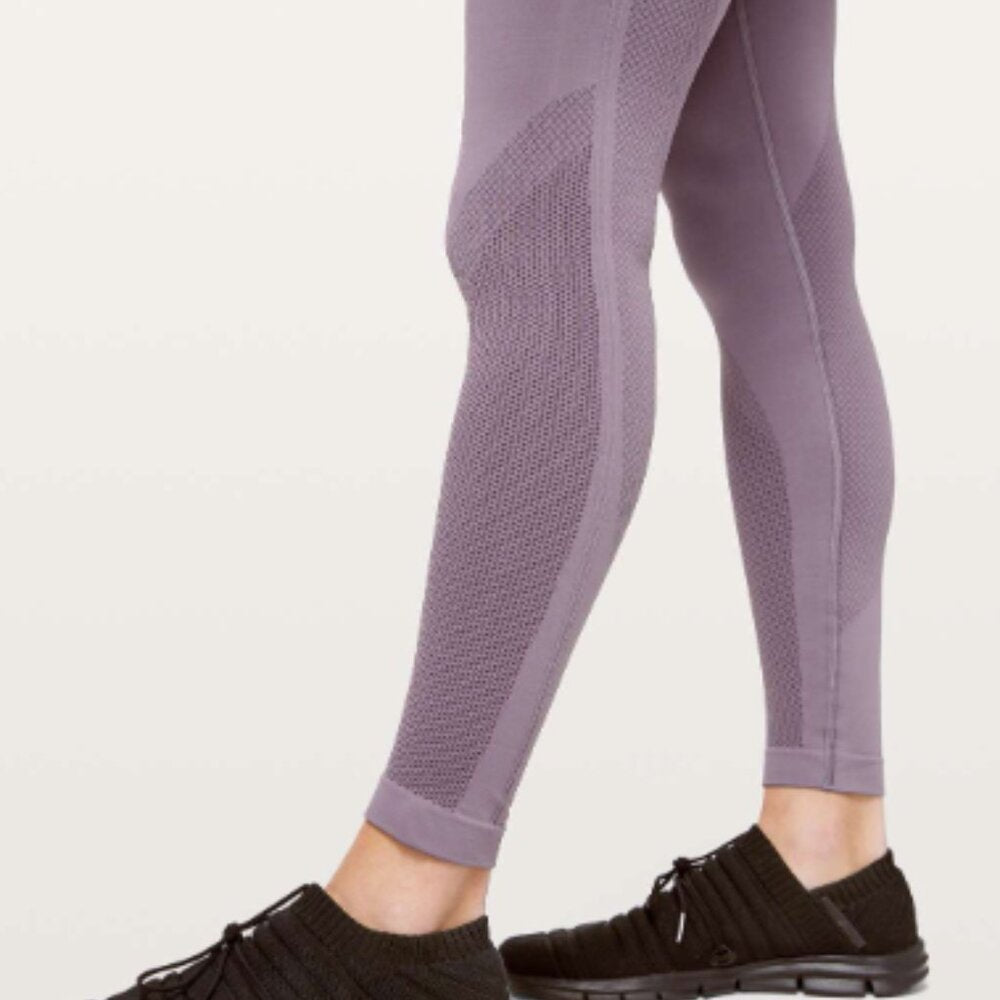 (6191) LULULEMON Iconic Sweat Tight Sz 4 in Graphite Purple / Black
