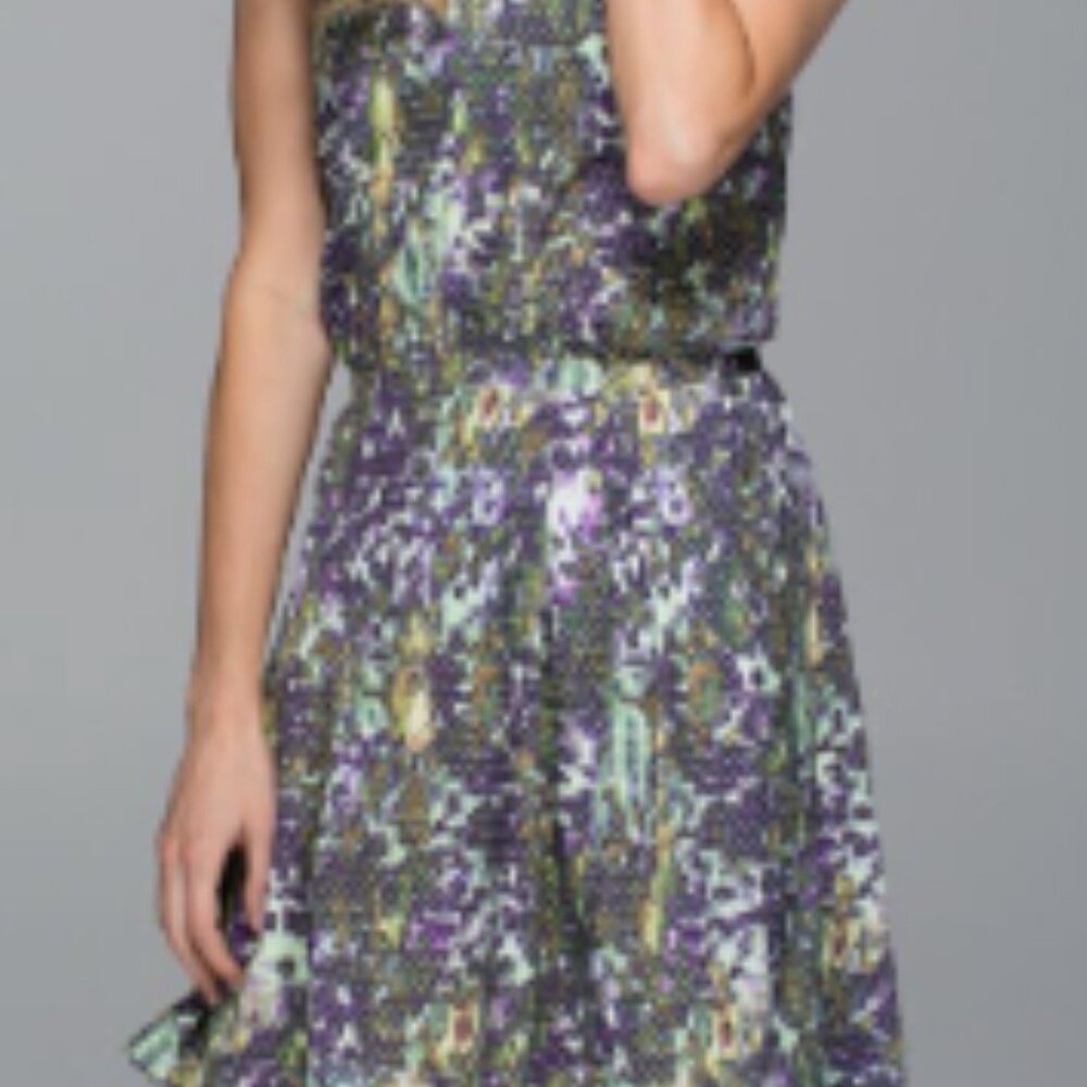 (6193) LULULEMON City Summer Dress - Sz 6 in Floral Sport White Multi