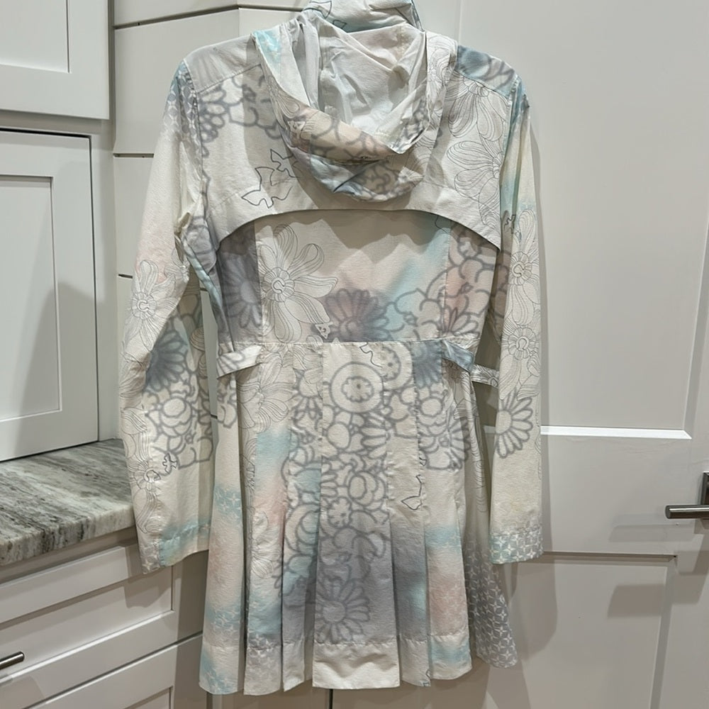 (6197) LULULEMON Floral Dove Light Weight Trench Sz 6 With LLL LOGO *FLAW *RARE