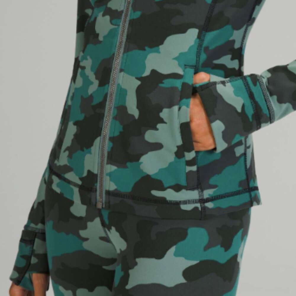 (6179) LULULEMON Hooded Define Jack Sz 6 / Heritage 365 Camo Tidewater Teal *EUC