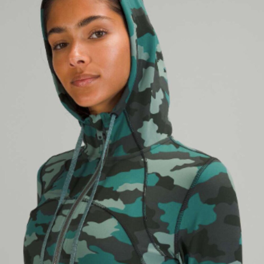 (6179) LULULEMON Hooded Define Jack Sz 6 / Heritage 365 Camo Tidewater Teal *EUC