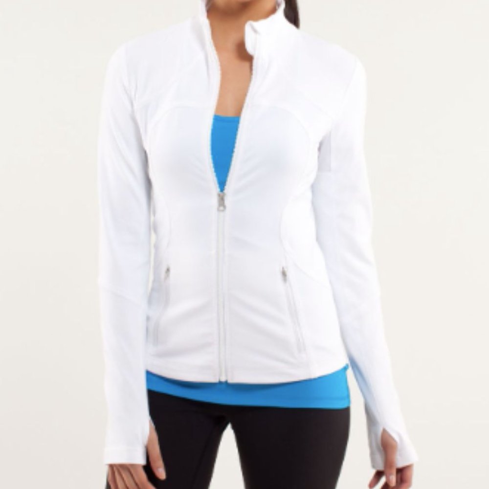 (2181) LULULEMON FORME JACKET - P2P=15.5" **minor flaw