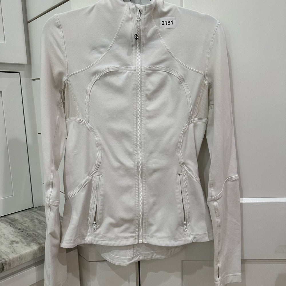 (2181) LULULEMON FORME JACKET - P2P=15.5" **minor flaw