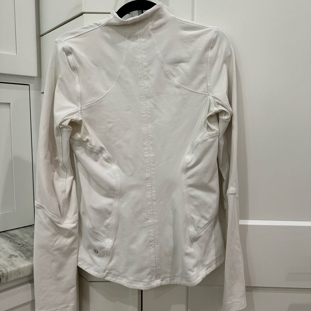 (2181) LULULEMON FORME JACKET - P2P=15.5" **minor flaw