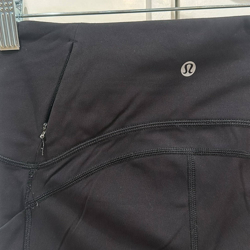 (6212) 🍋 LULULEMON Sole Training 7/8 Tight in Sz 4  **LOVED
