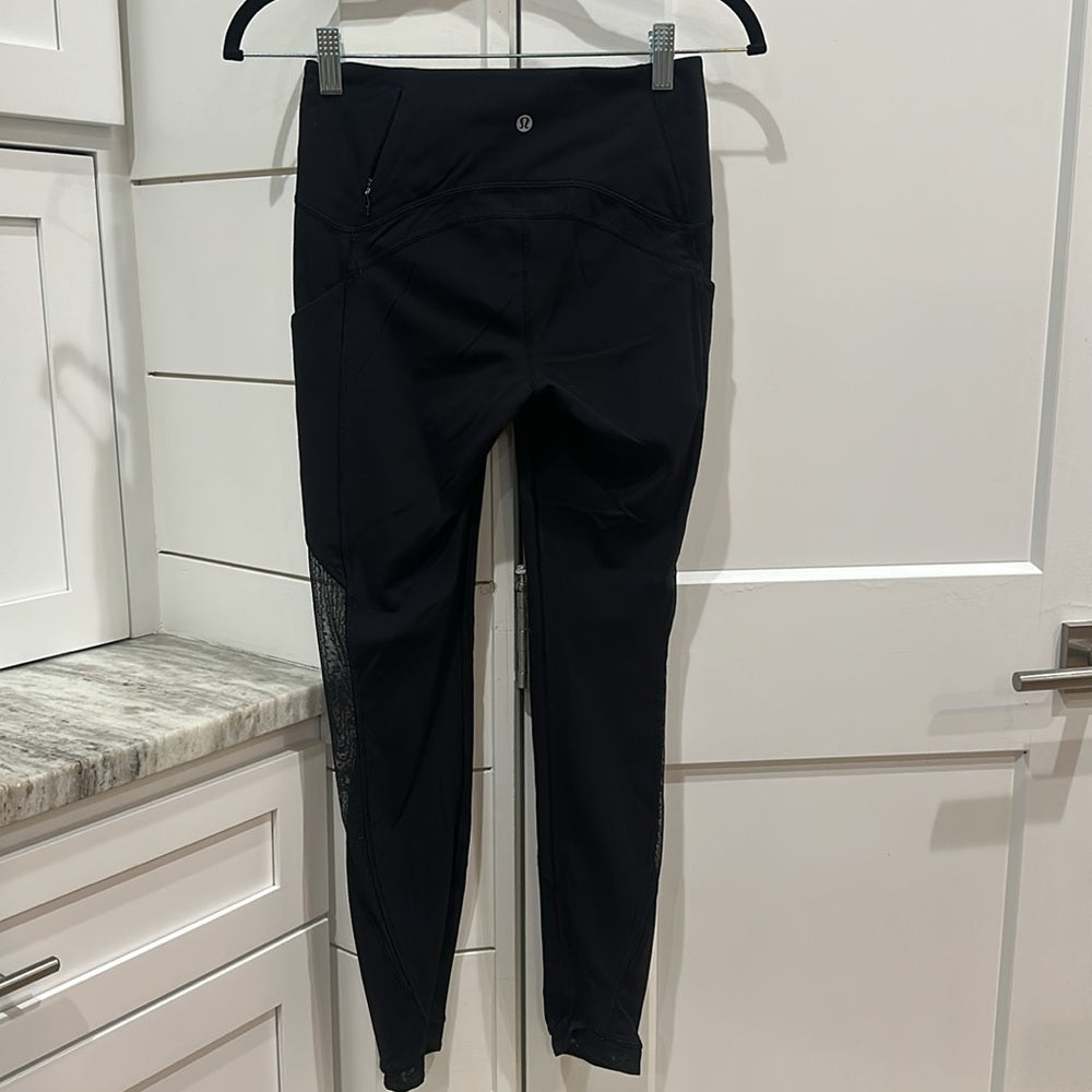 (6212) 🍋 LULULEMON Sole Training 7/8 Tight in Sz 4  **LOVED