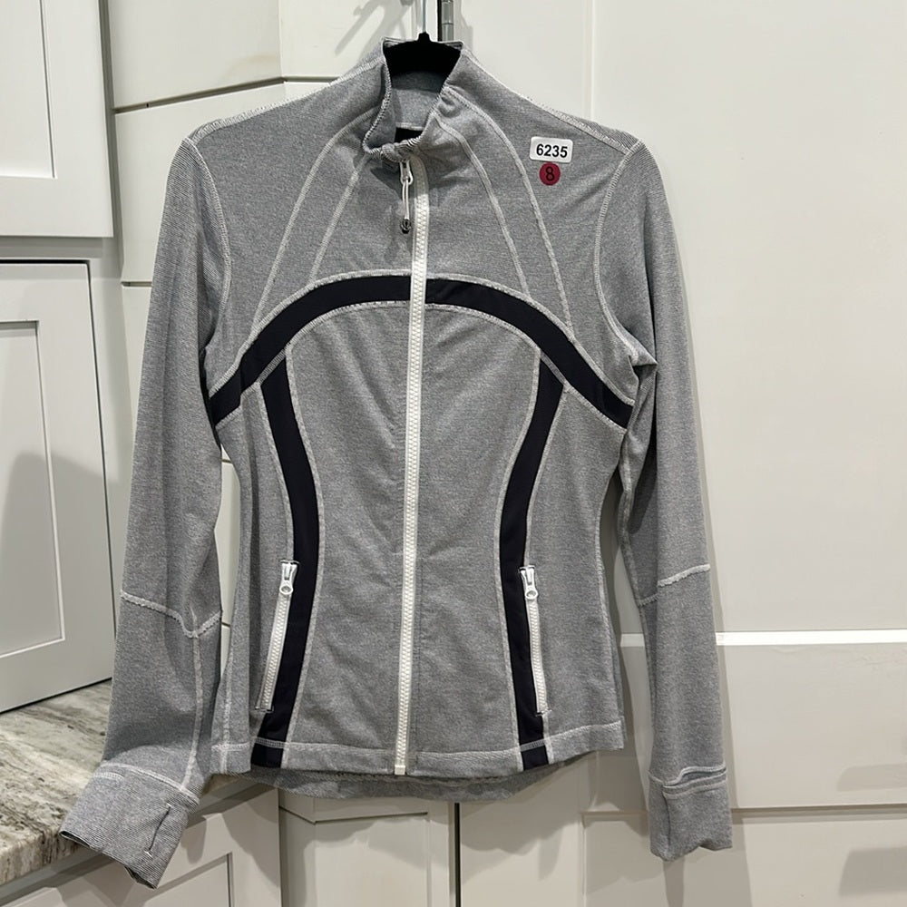 (6235) LULULEMON Define Jacket Sz 8 EUC