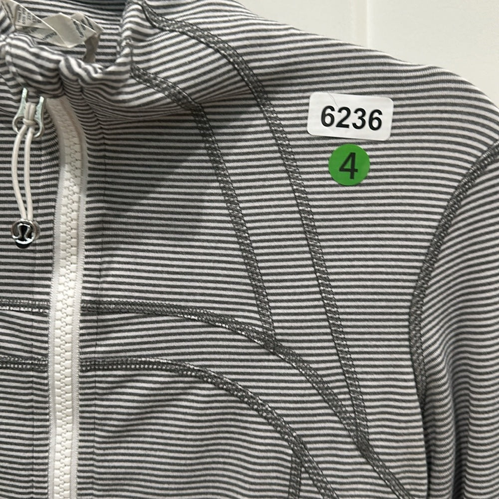 (6236) LULULEMON Define Jacket Sz 4 EUC